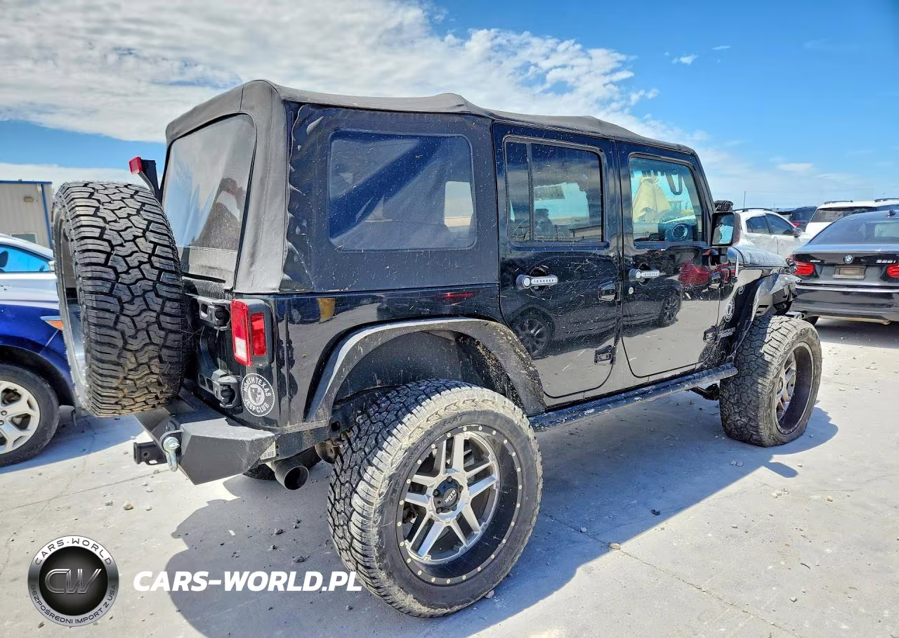 2015 Jeep Wrangler Unlimited Rubicon VIN:1C4HJWFG2FL725792 - 3