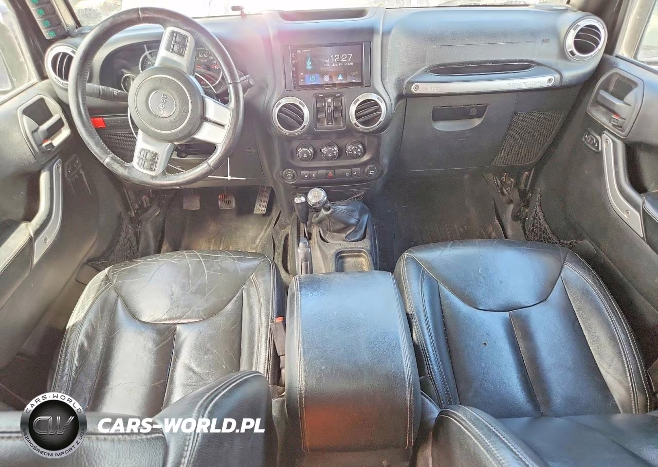 2015 Jeep Wrangler Unlimited Rubicon VIN:1C4HJWFG2FL725792 - 8