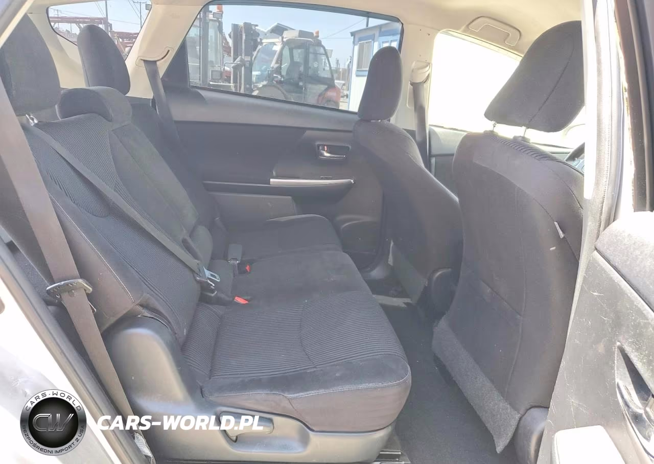 2015 Toyota Prius V Three VIN:JTDZN3EUXFJ020801 - 10