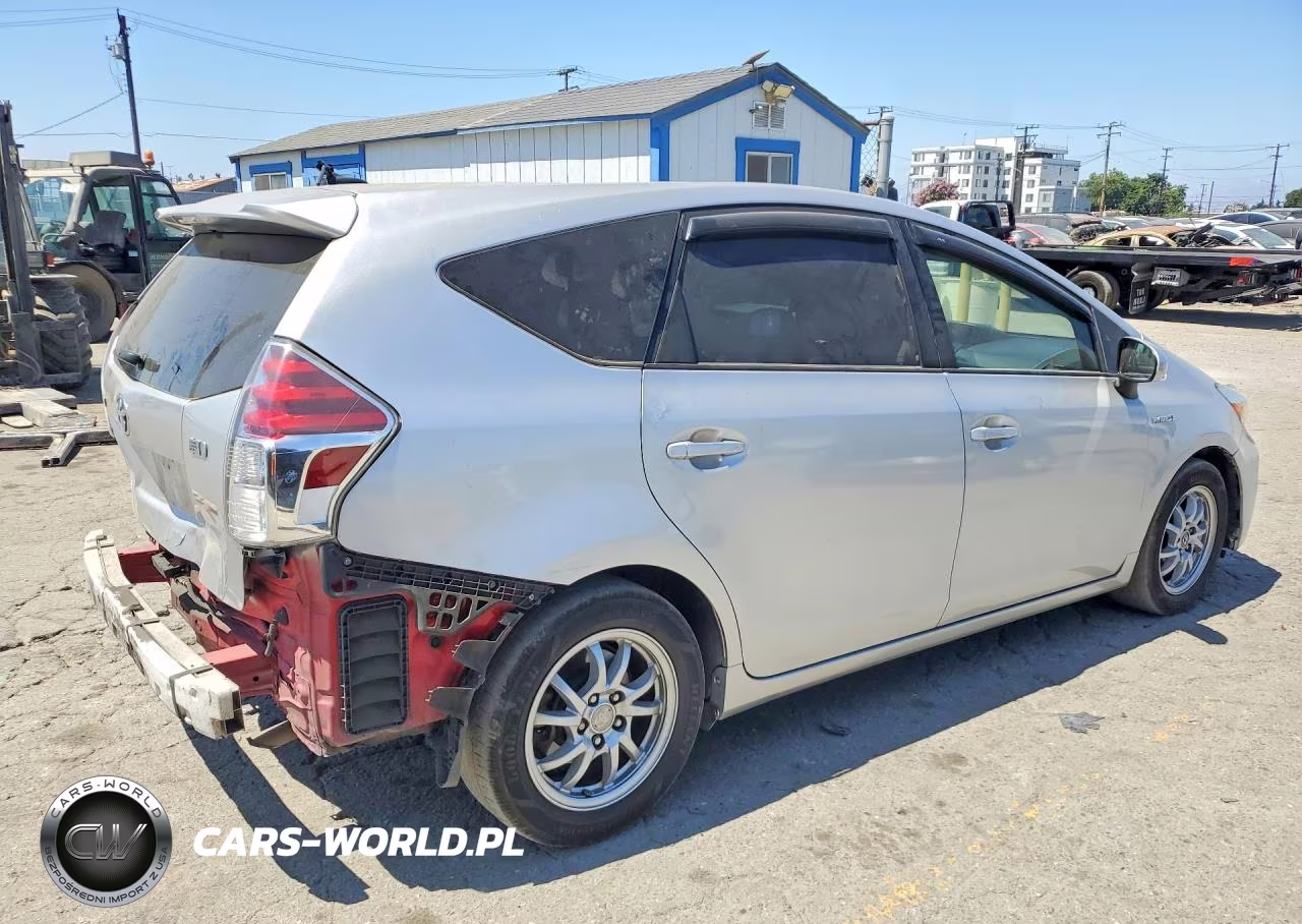 2015 Toyota Prius V Three VIN:JTDZN3EUXFJ020801 - 3