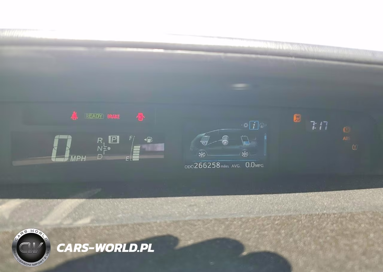 2015 Toyota Prius V Three VIN:JTDZN3EUXFJ020801 - 9