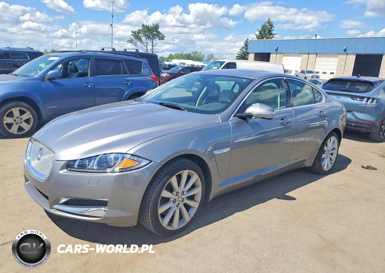 2013 Jaguar Xf