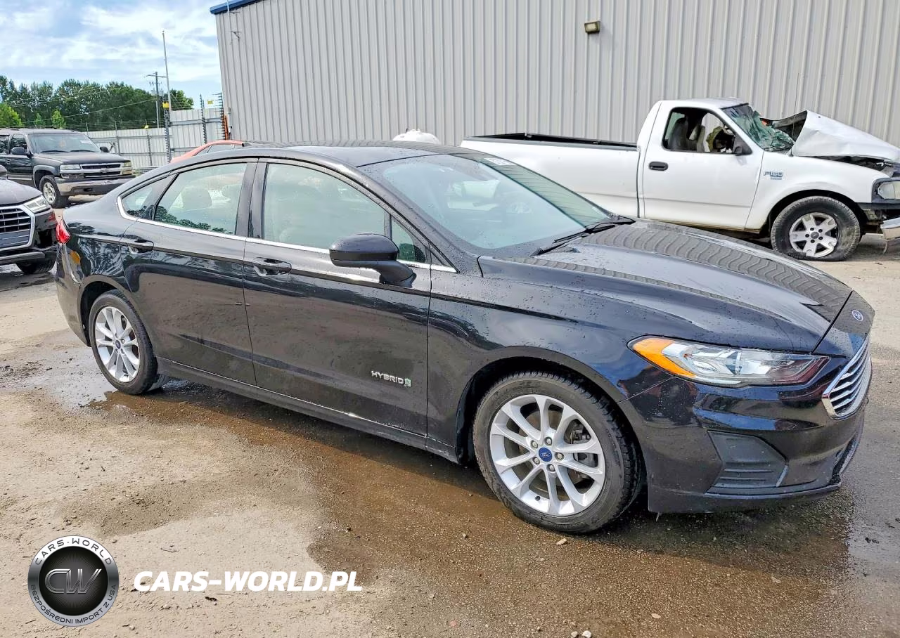 2019 Ford Fusion Se VIN:3FA6P0LU4KR262228 - 4