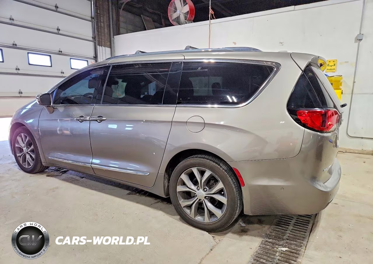 2017 Chrysler Pacifica Limited VIN:2C4RC1GG2HR727536 - 2