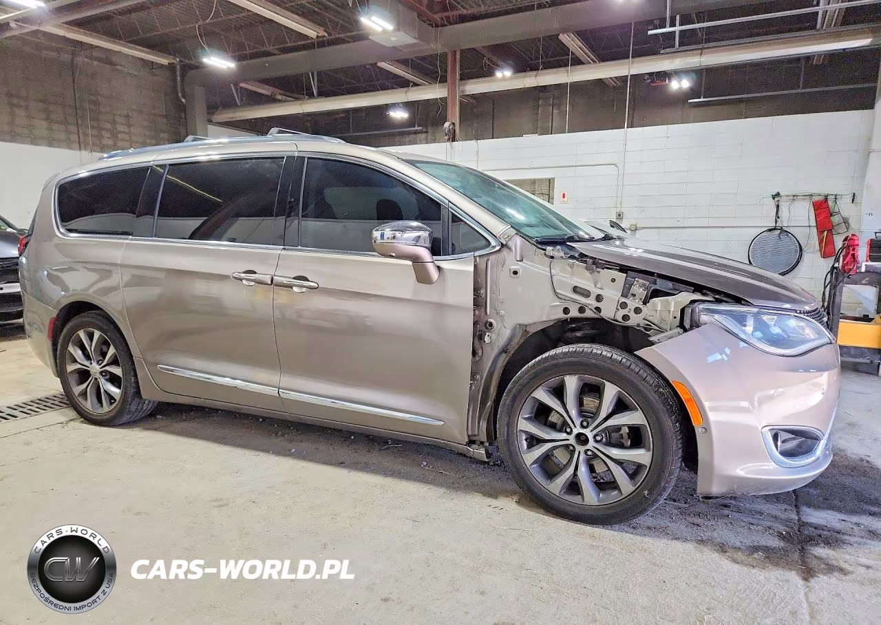 2017 Chrysler Pacifica Limited VIN:2C4RC1GG2HR727536 - 4