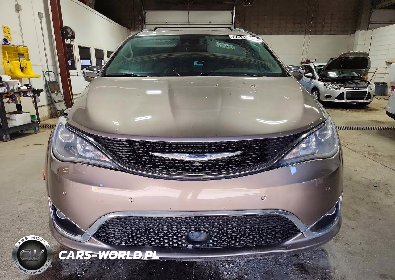 2017 Chrysler Pacifica Limited VIN:2C4RC1GG2HR727536 - 5