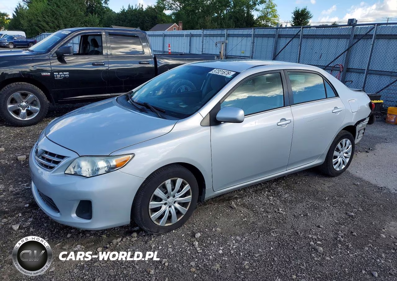 2013 Toyota Corolla Le – zdjęcie 1 z 12