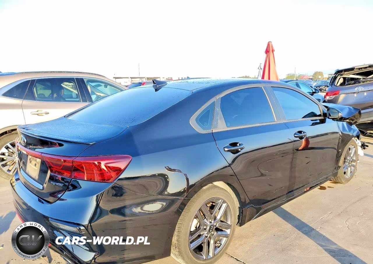 2021 Kia Forte Gt Line VIN:3KPF34AD3ME386209 - 3