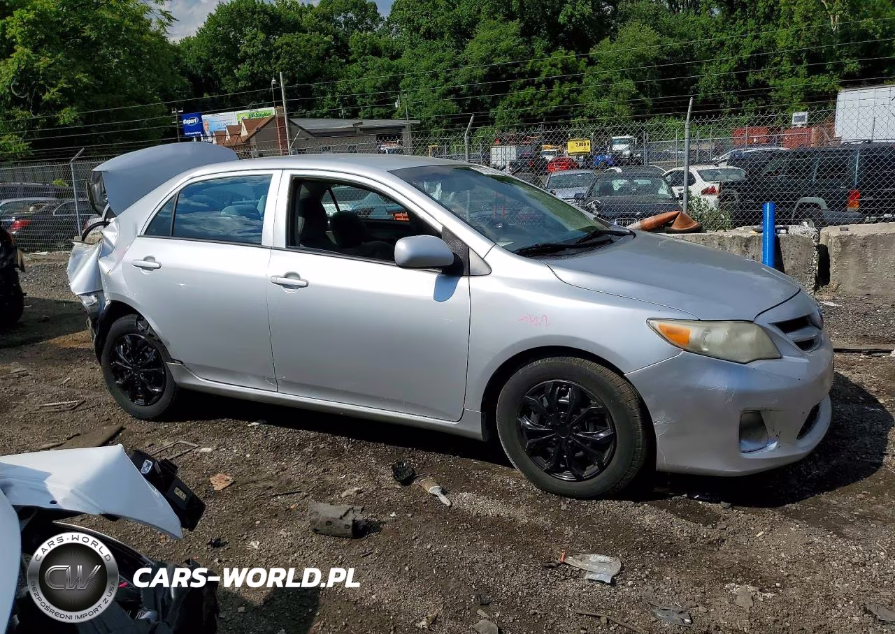 2013 Toyota Corolla L VIN:5YFBU4EE2DP184281 - 4