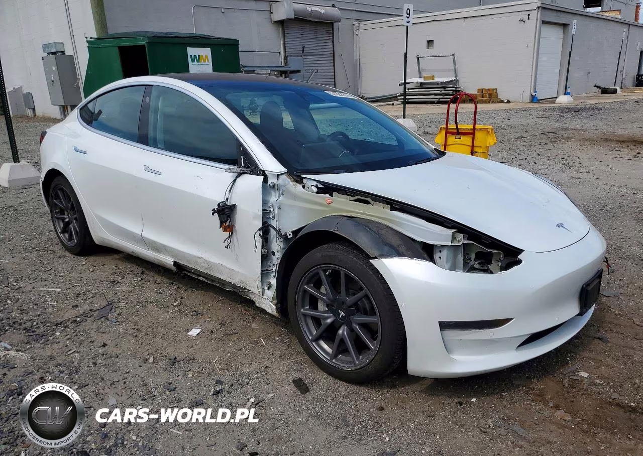 2018 Tesla Model 3 VIN:5YJ3E1EB0JF185667 - 4