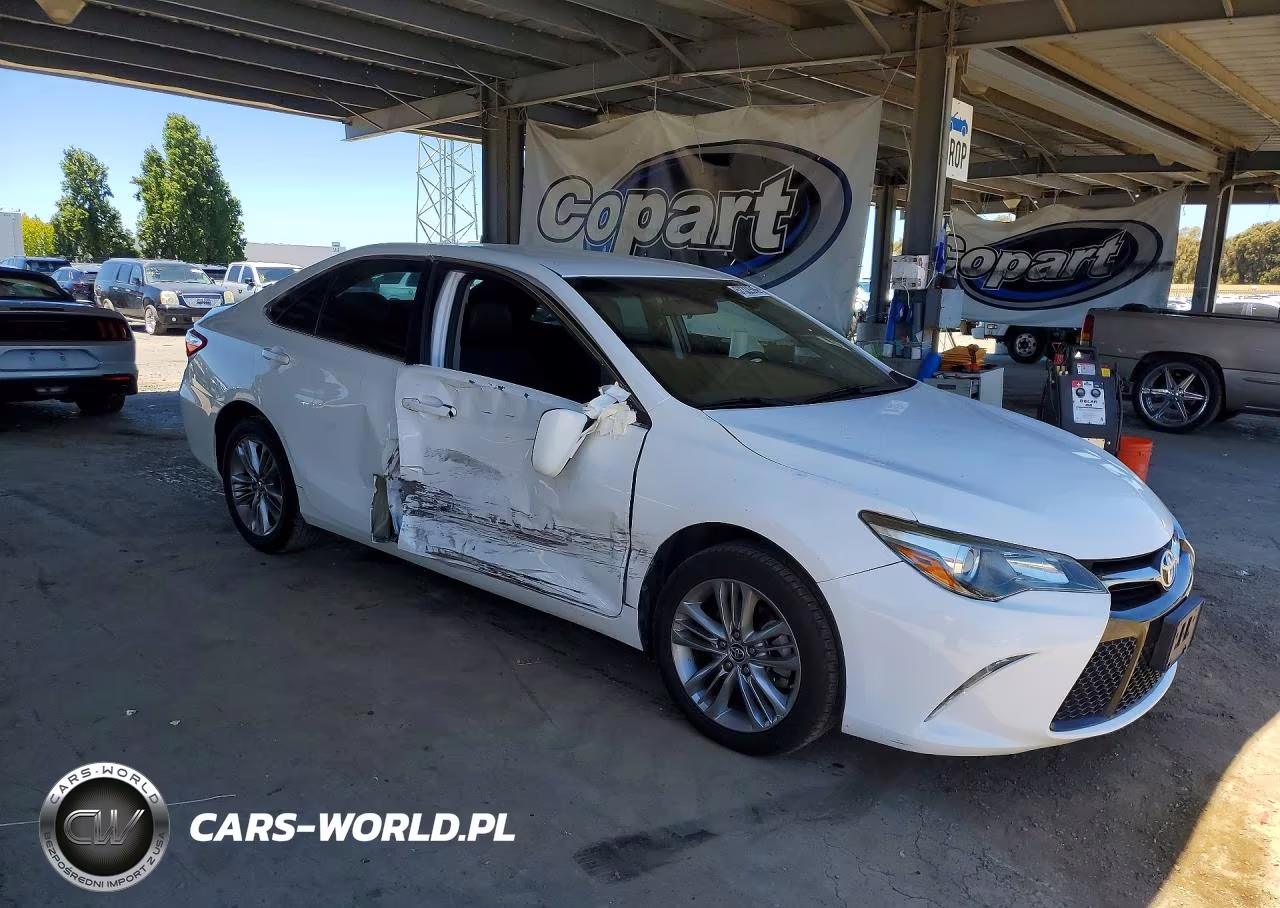 2016 Toyota Camry Se VIN:4T1BF1FK6GU500975 - 4