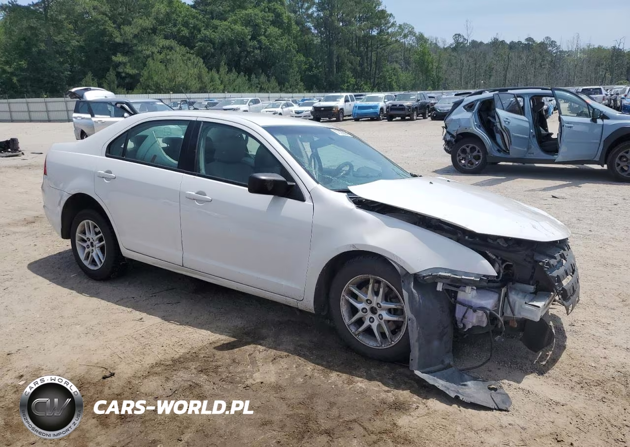 2010 Ford Fusion S VIN:3FAHP0GA5AR105508 - 4