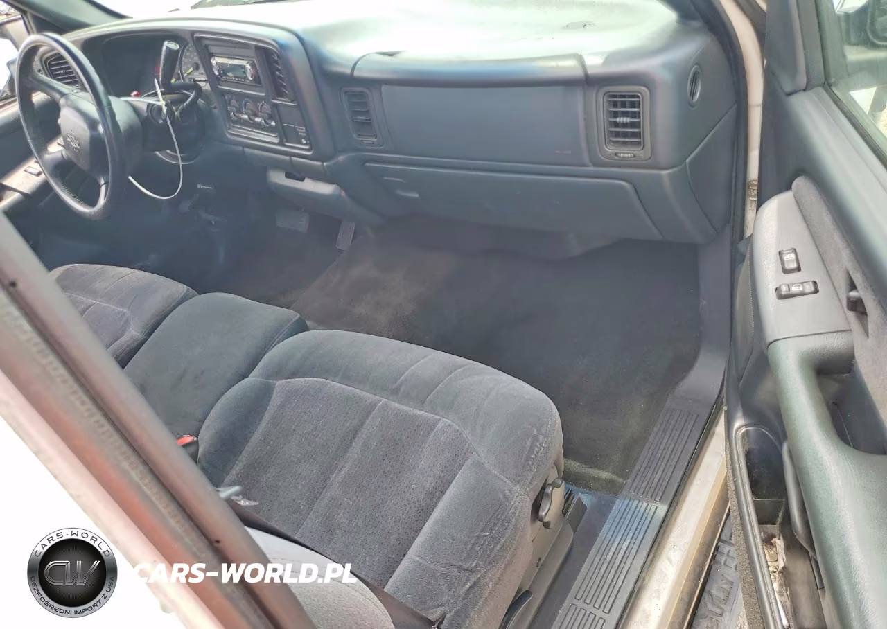 2000 Chevrolet Silverado C1500 VIN:1GCEC14T5YZ176637 - 8