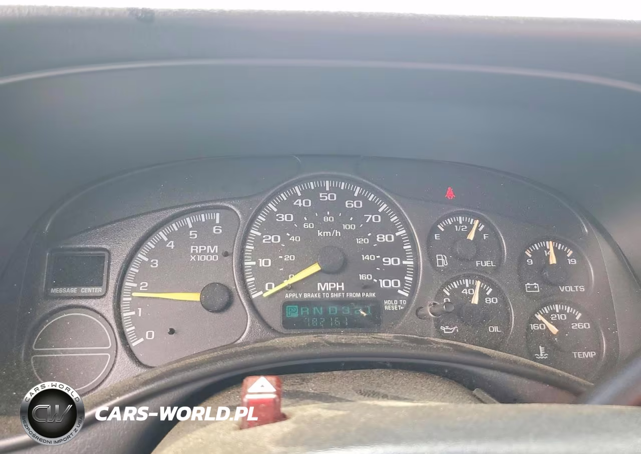2000 Chevrolet Silverado C1500 VIN:1GCEC14T5YZ176637 - 9