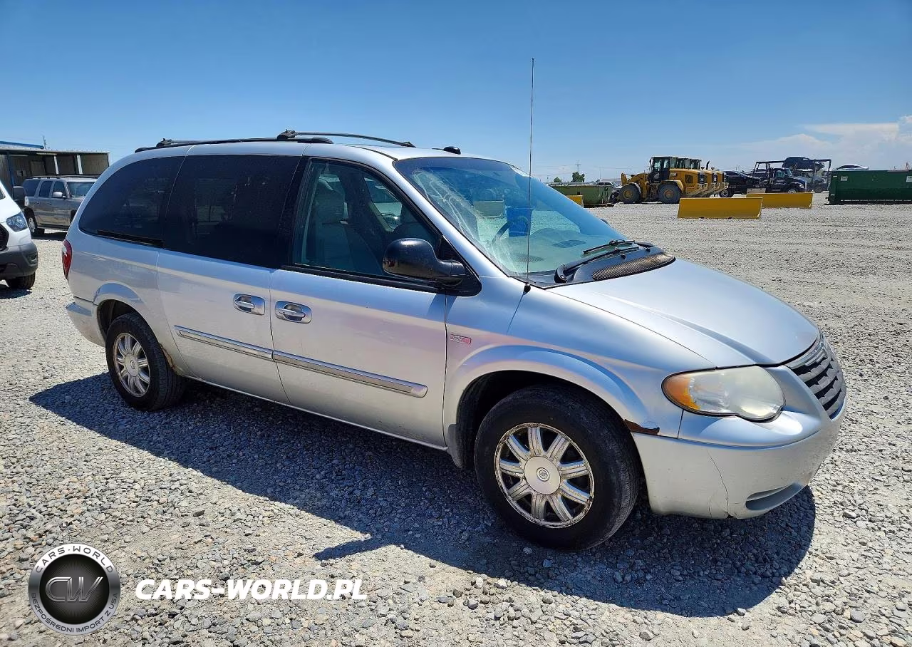 2005 Chrysler Town & Country Touring VIN:2C4GP54L15R392317 - 4