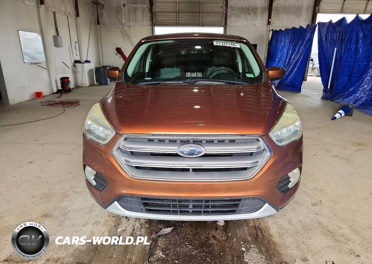 2017 Ford Escape Se VIN:1FMCU9GD6HUC85799 - 5
