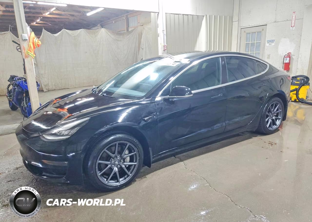 2018 Tesla Model 3 – zdjęcie 1 z 13