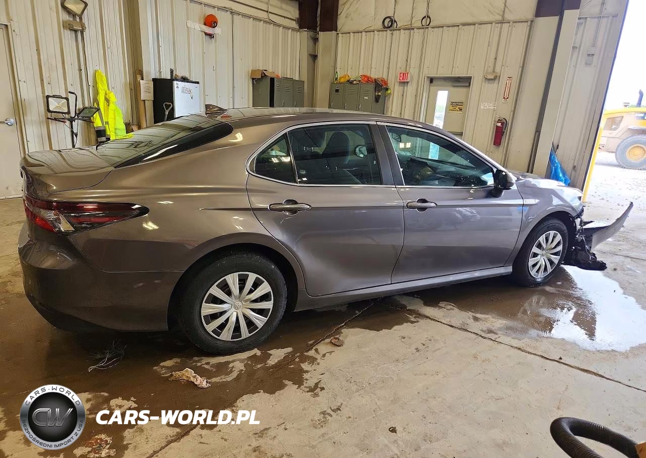 2021 Toyota Camry Le VIN:4T1C31AK4MU564190 - 3