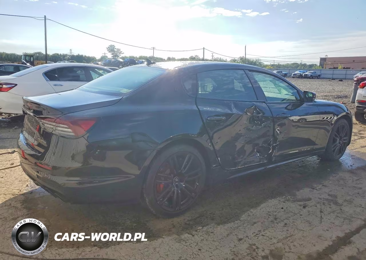 2023 Maserati Quattroporte Modena VIN:ZAM56YRMXPX422248 - 3