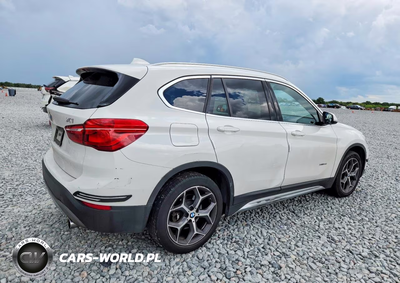 2018 BMW X1 xDrive28I VIN:WBXHT3C32J5K31622 - 3