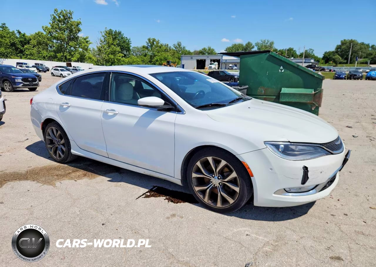 2015 Chrysler 200 C VIN:1C3CCCCG7FN661569 - 4