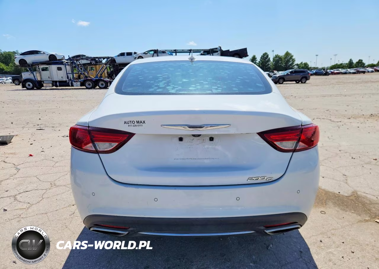 2015 Chrysler 200 C VIN:1C3CCCCG7FN661569 - 6