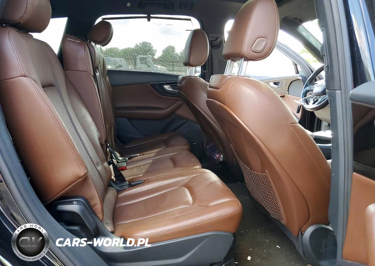 2018 Audi Q7 Prestige VIN:WA1VAAF7XJD041026 - 10