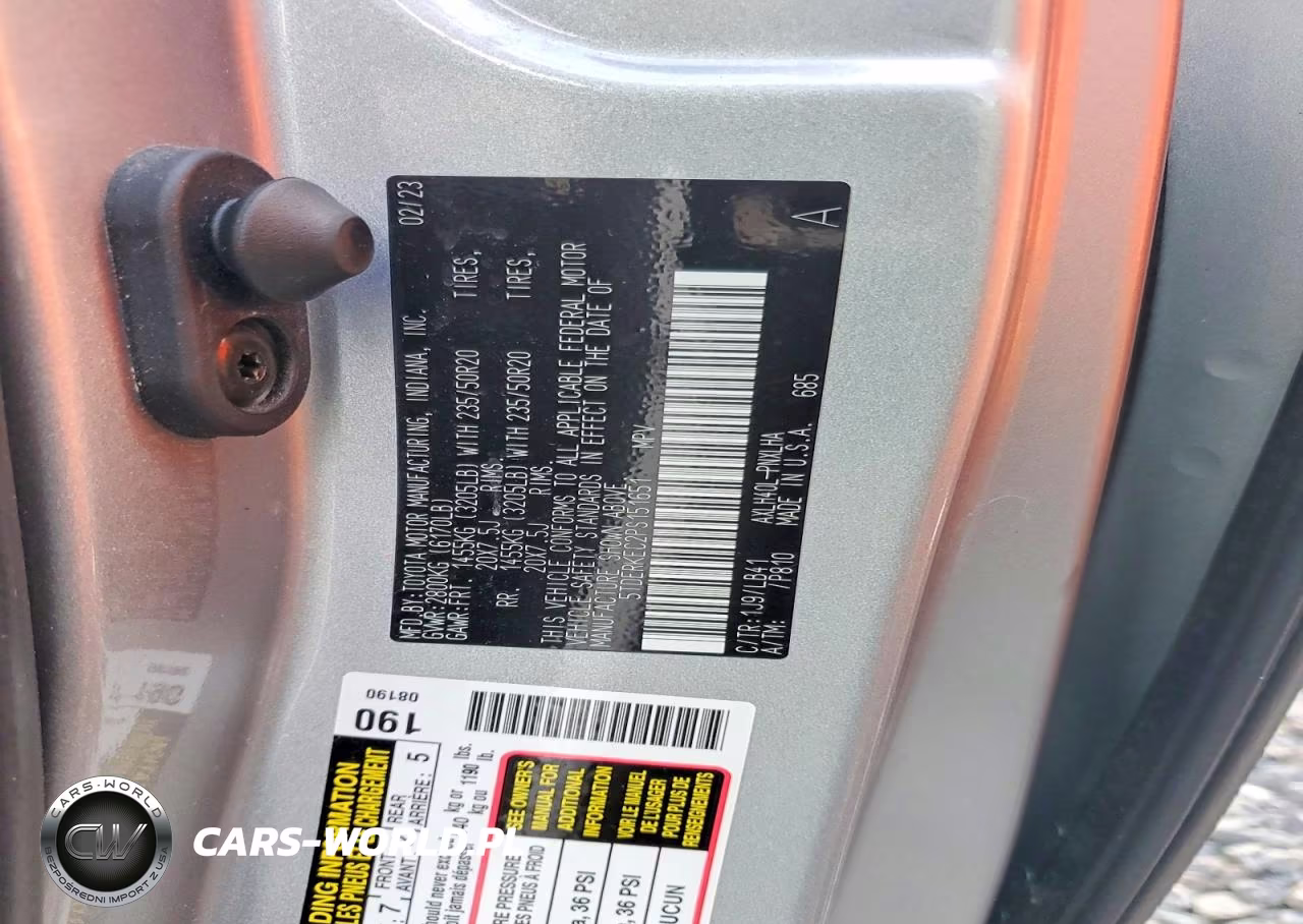 2023 Toyota Sienna Platinum 7-Passenger VIN:5TDERKEC2PS151651 - 13
