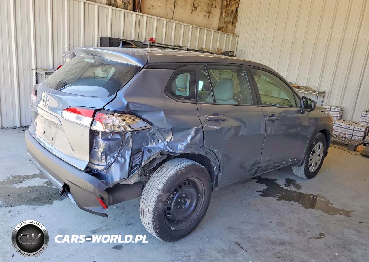 2024 Toyota Corolla Cross L VIN:7MUAAAAG8RV093353 - 3