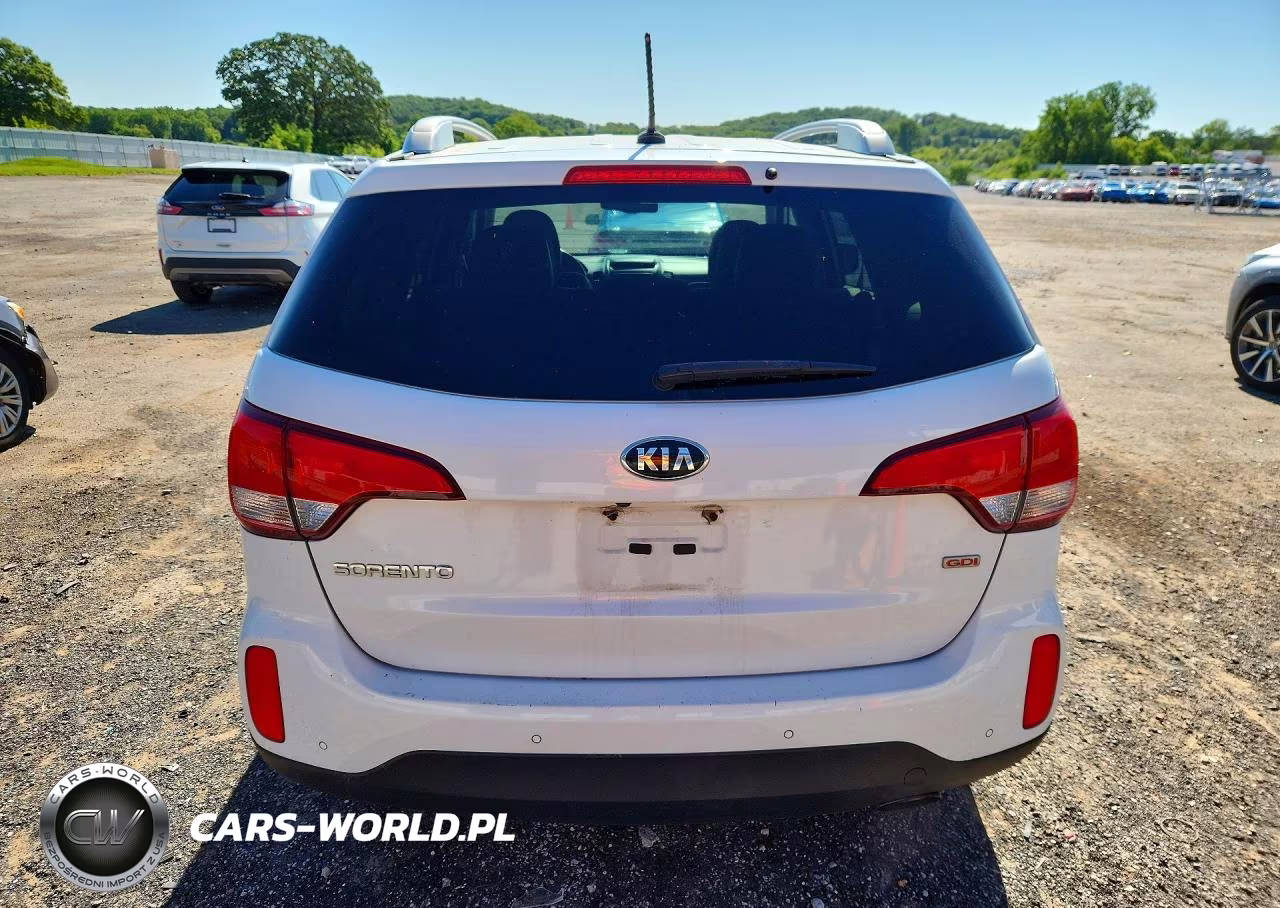 2015 Kia Sorento Lx VIN:5XYKTCA61FG636885 - 6