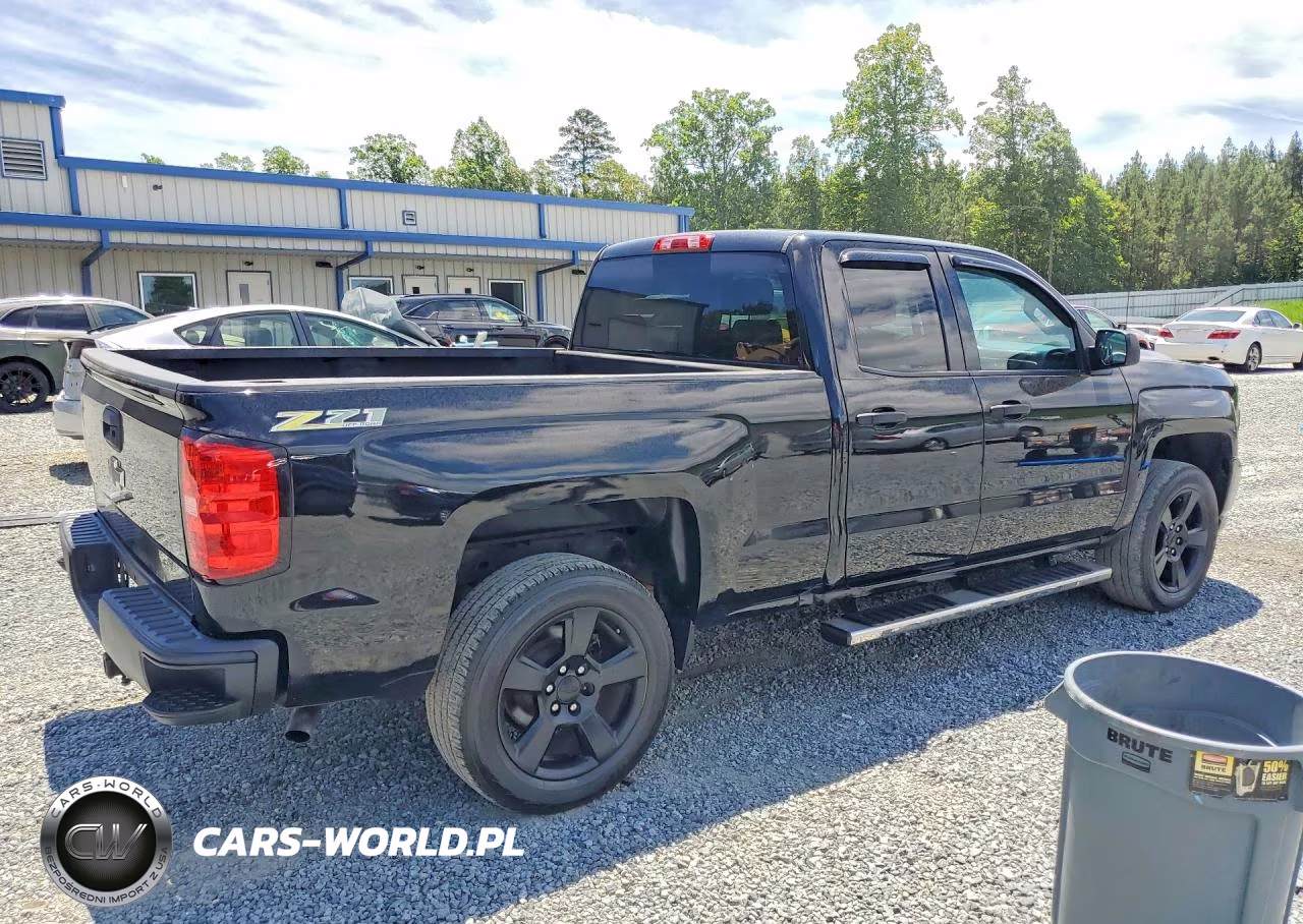 2017 Chevrolet Silverado K1500 Custom VIN:1GCVKPEC4HZ148199 - 3
