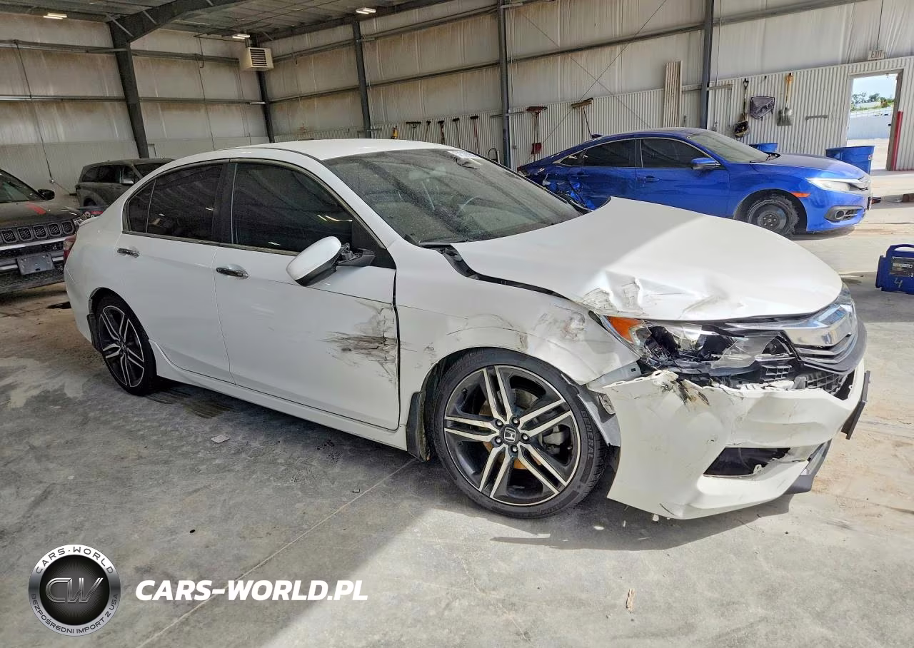 2017 Honda Accord Sport VIN:1HGCR2F52HA300115 - 4