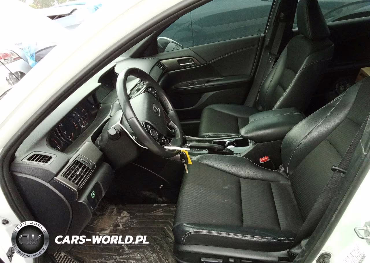 2017 Honda Accord Sport VIN:1HGCR2F52HA300115 - 7