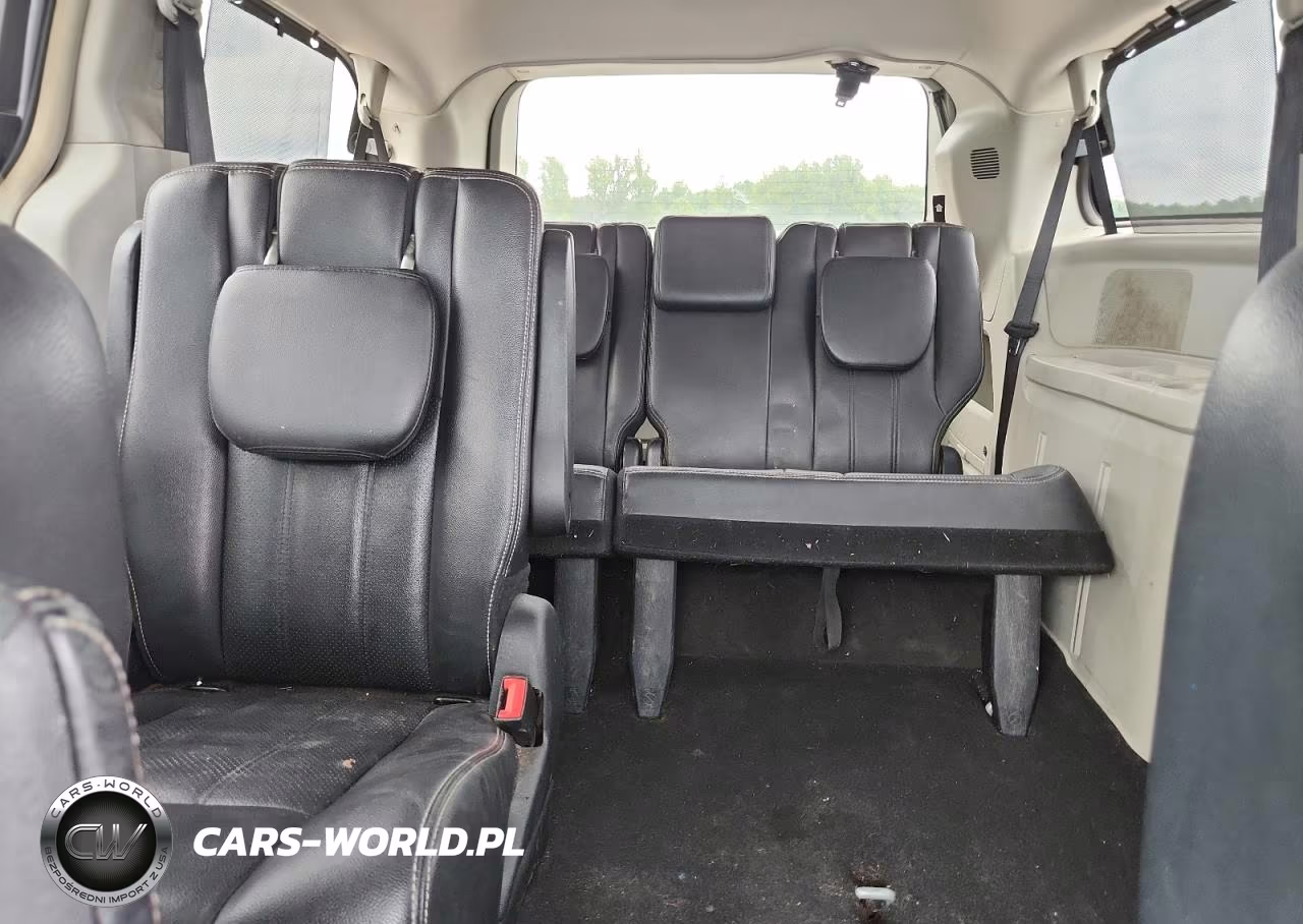 2014 Chrysler Town & Country Touring L VIN:2C4RC1CG7ER365298 - 10