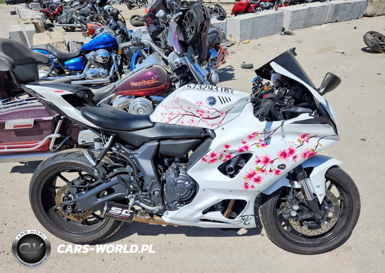2025 Yamaha Yzfr7