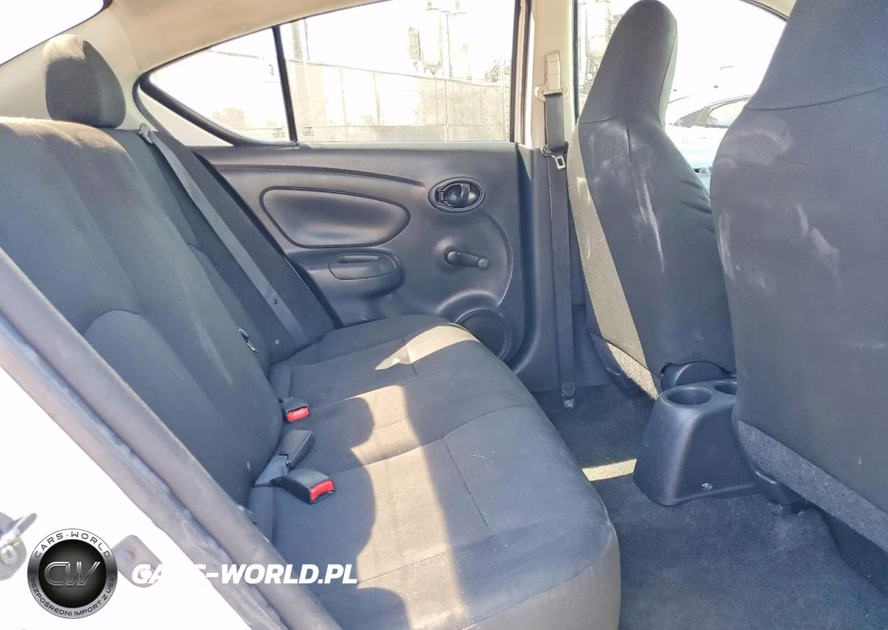 2016 Nissan Versa 1.6 S VIN:3N1CN7AP7GL833068 - 10