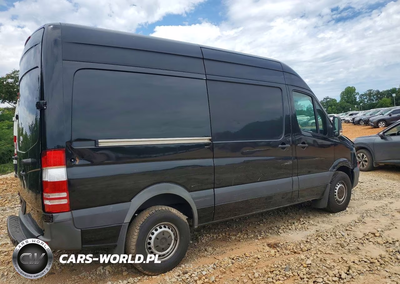 2018 Mercedes-Benz Sprinter 2500 VIN:WD3PE7CDXJP616878 - 3