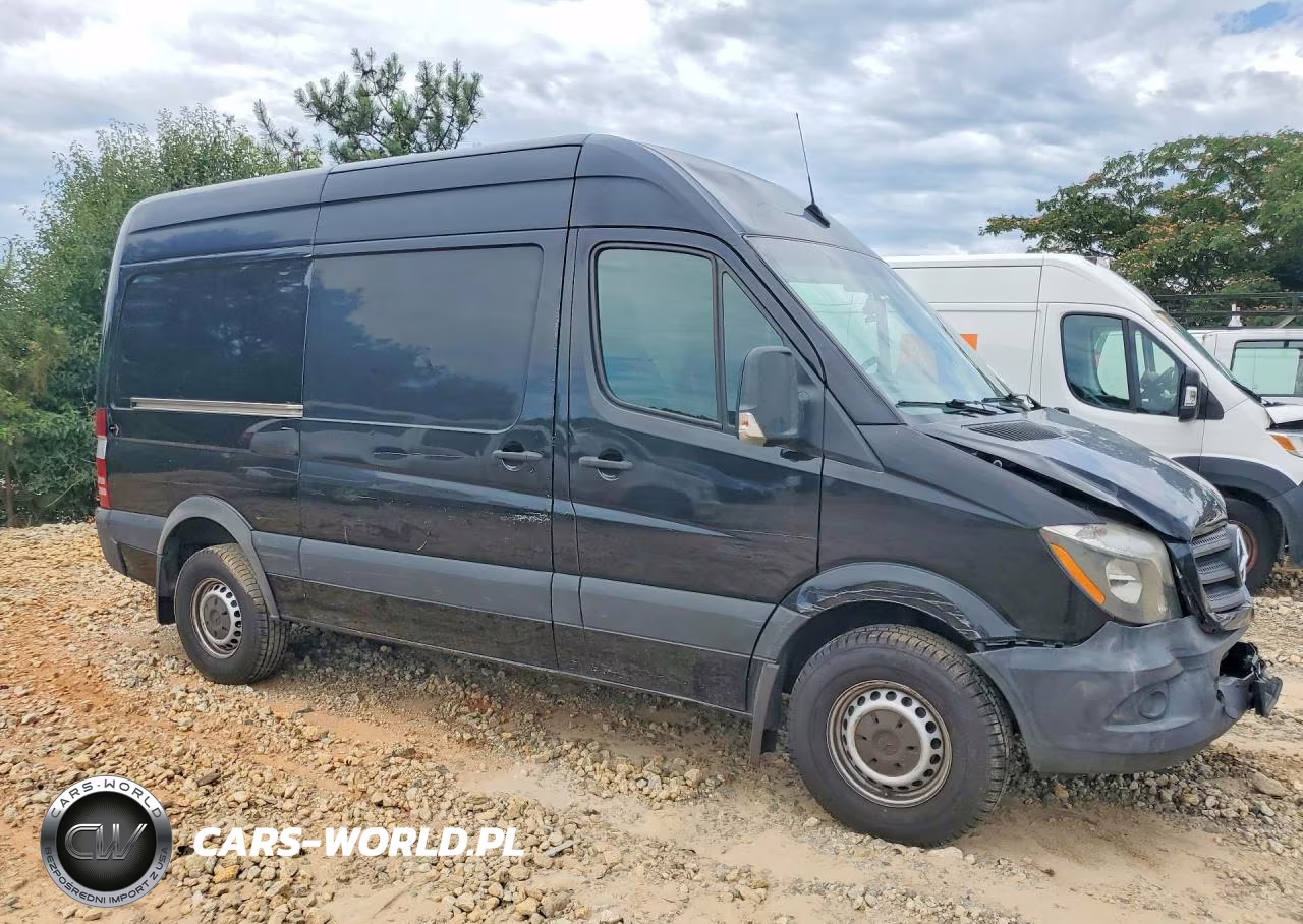2018 Mercedes-Benz Sprinter 2500 VIN:WD3PE7CDXJP616878 - 4