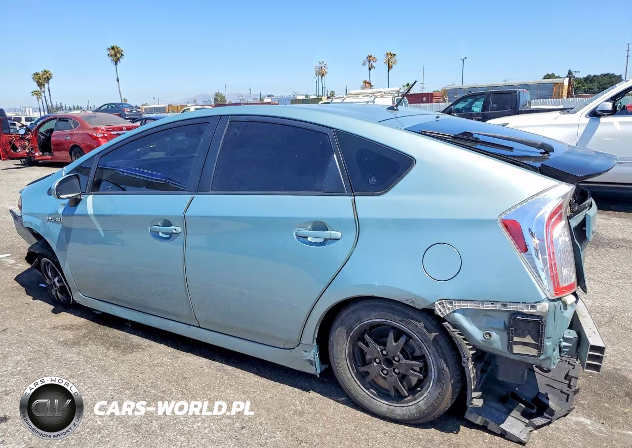2013 Toyota Prius Two VIN:JTDKN3DU8D1702298 - 2