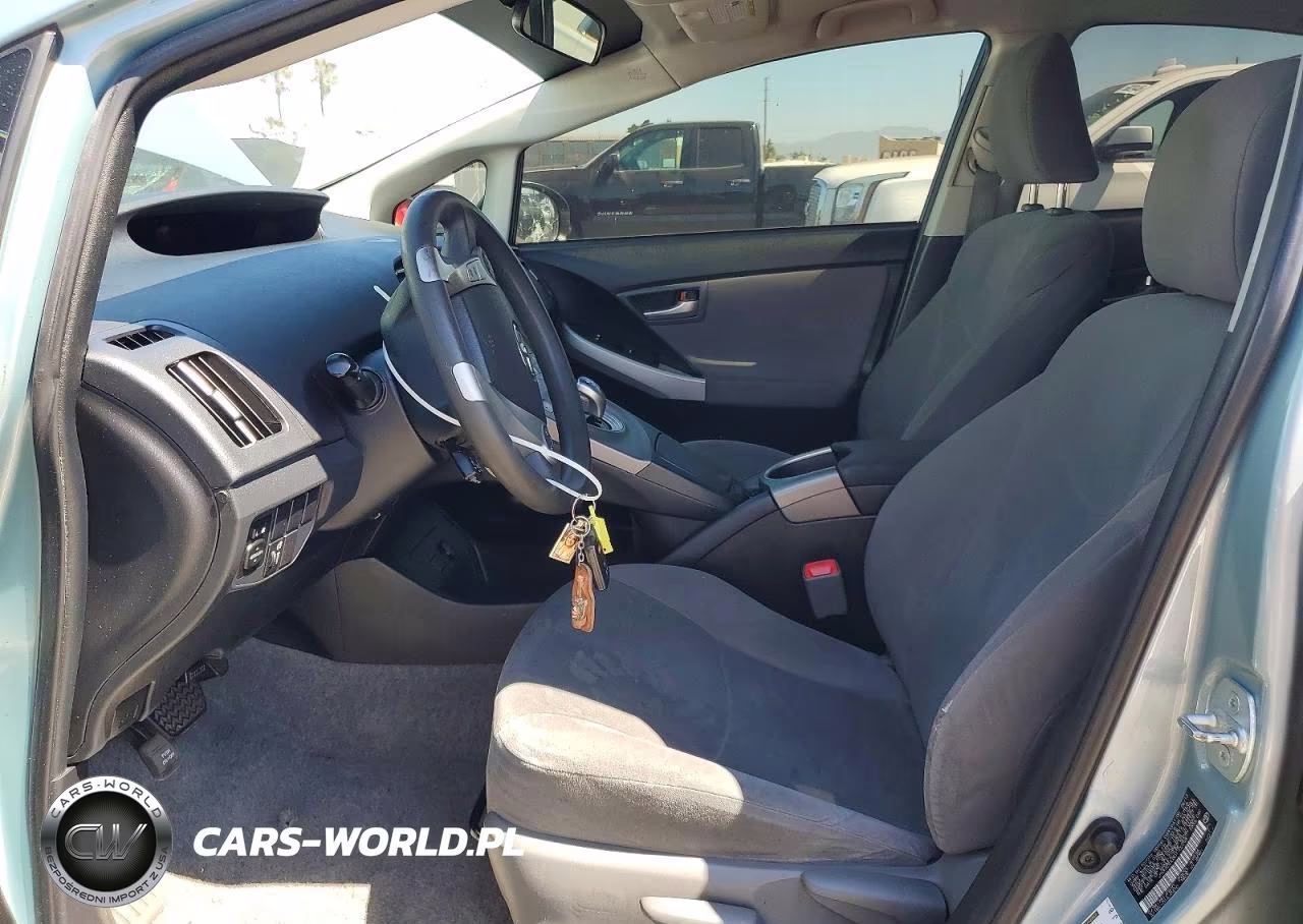 2013 Toyota Prius Two VIN:JTDKN3DU8D1702298 - 7