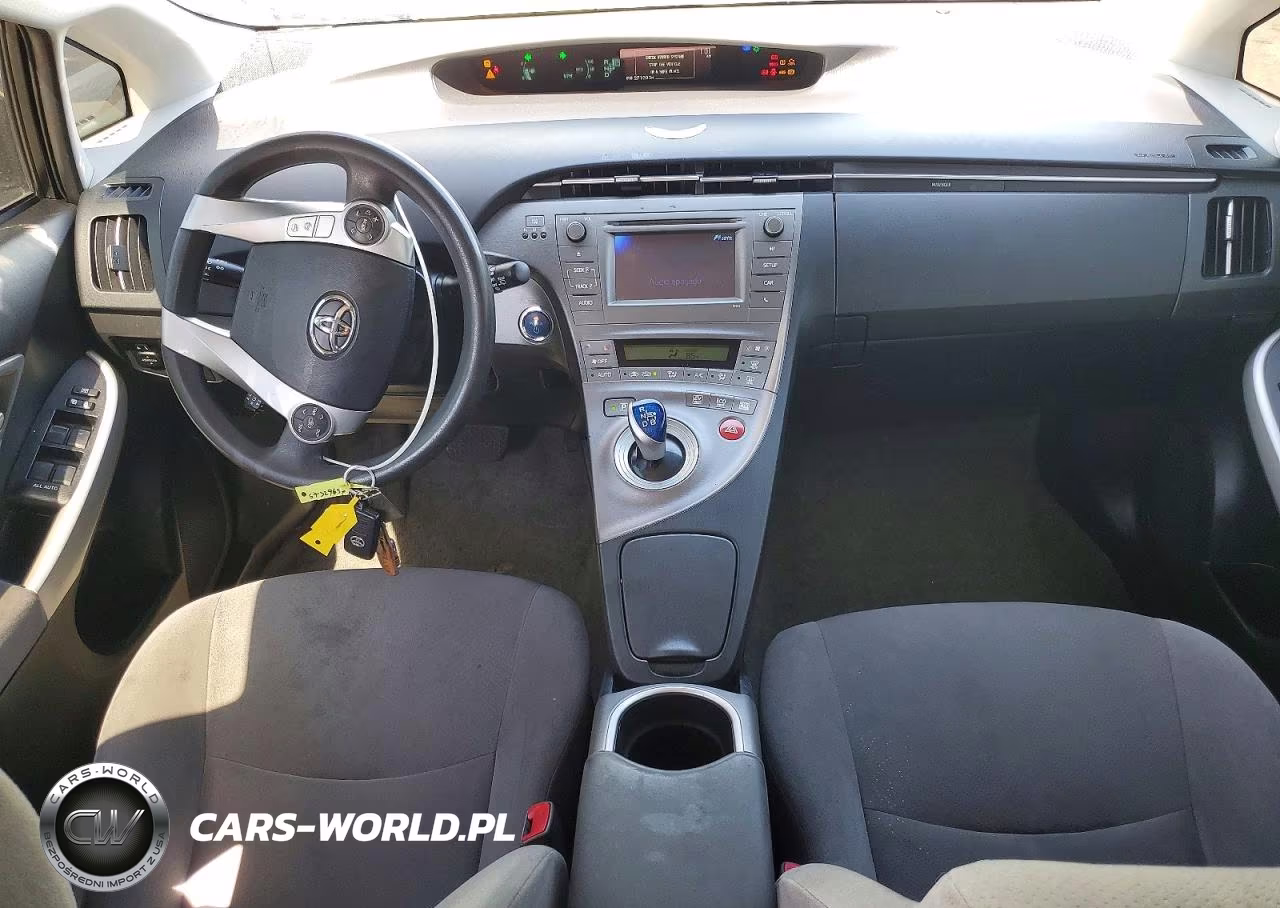 2013 Toyota Prius Two VIN:JTDKN3DU8D1702298 - 8