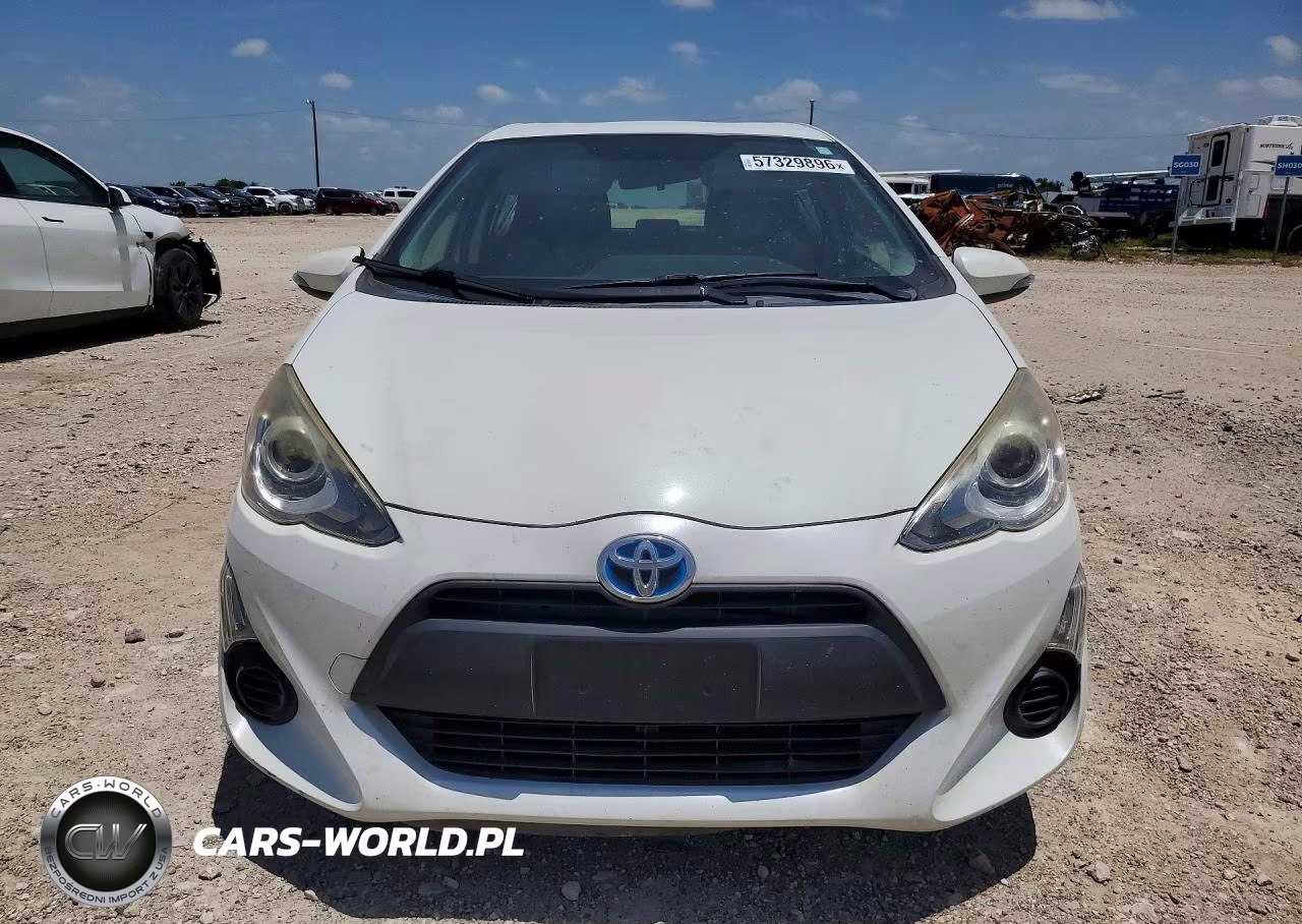 2015 Toyota Prius C One VIN:JTDKDTB3XF1102608 - 5