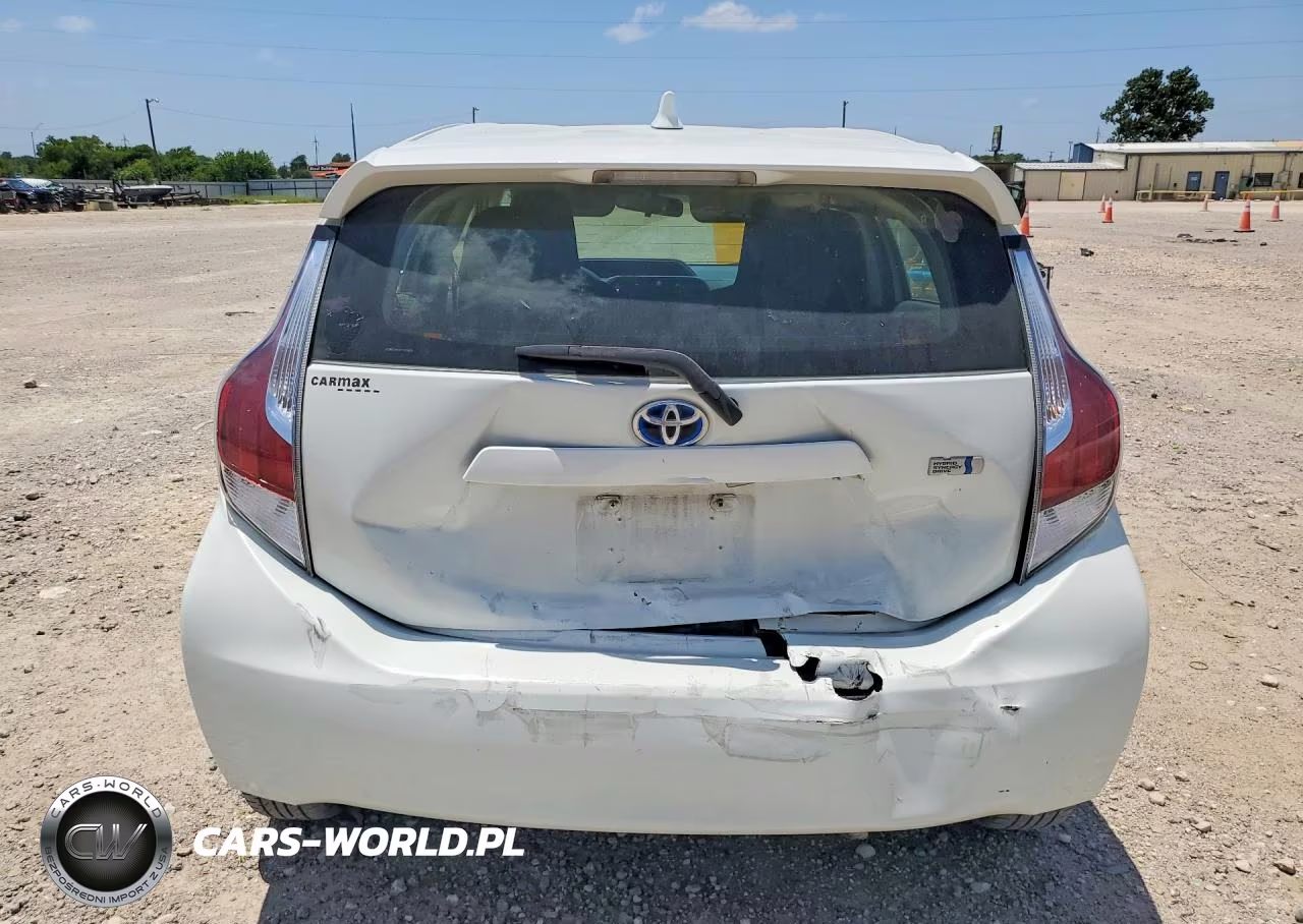 2015 Toyota Prius C One VIN:JTDKDTB3XF1102608 - 6