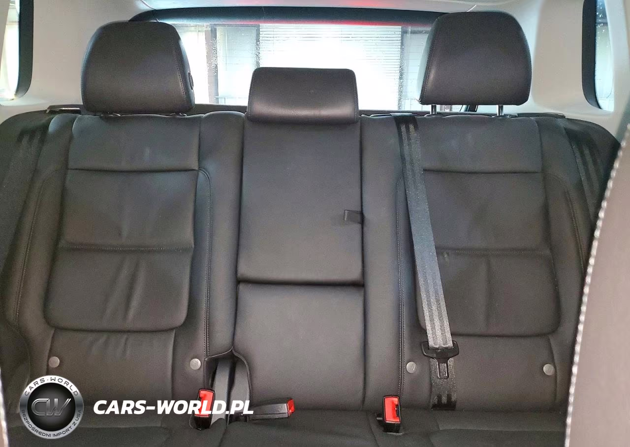 2017 Volkswagen Tiguan Sport VIN:WVGUV7AX7HK022516 - 10