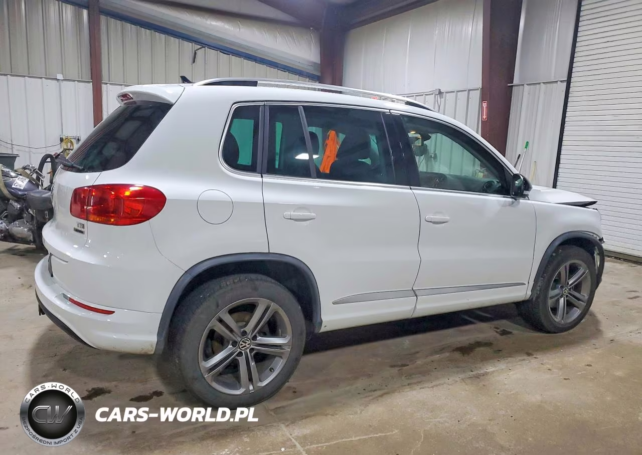 2017 Volkswagen Tiguan Sport VIN:WVGUV7AX7HK022516 - 3