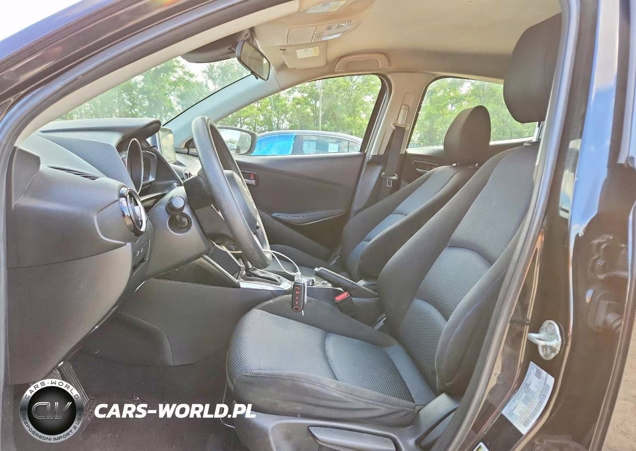 2016 Scion Ia Base VIN:3MYDLBZVXGY113670 - 7
