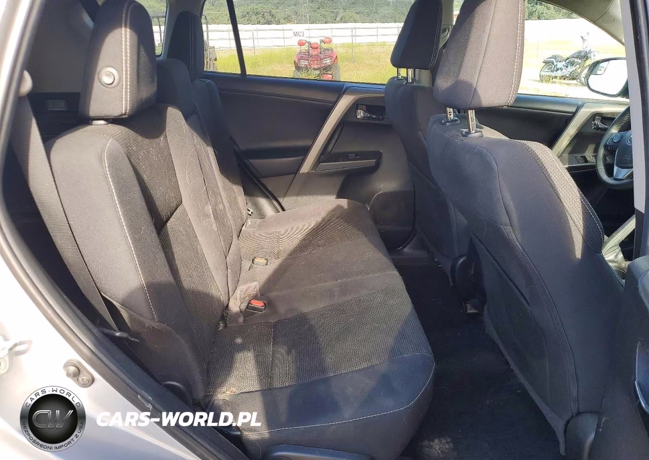 2018 Toyota Rav4 Xle VIN:2T3RFREV7JW816330 - 10