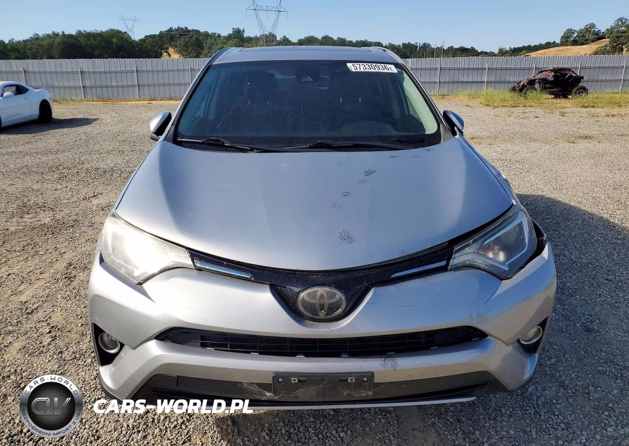 2018 Toyota Rav4 Xle VIN:2T3RFREV7JW816330 - 5