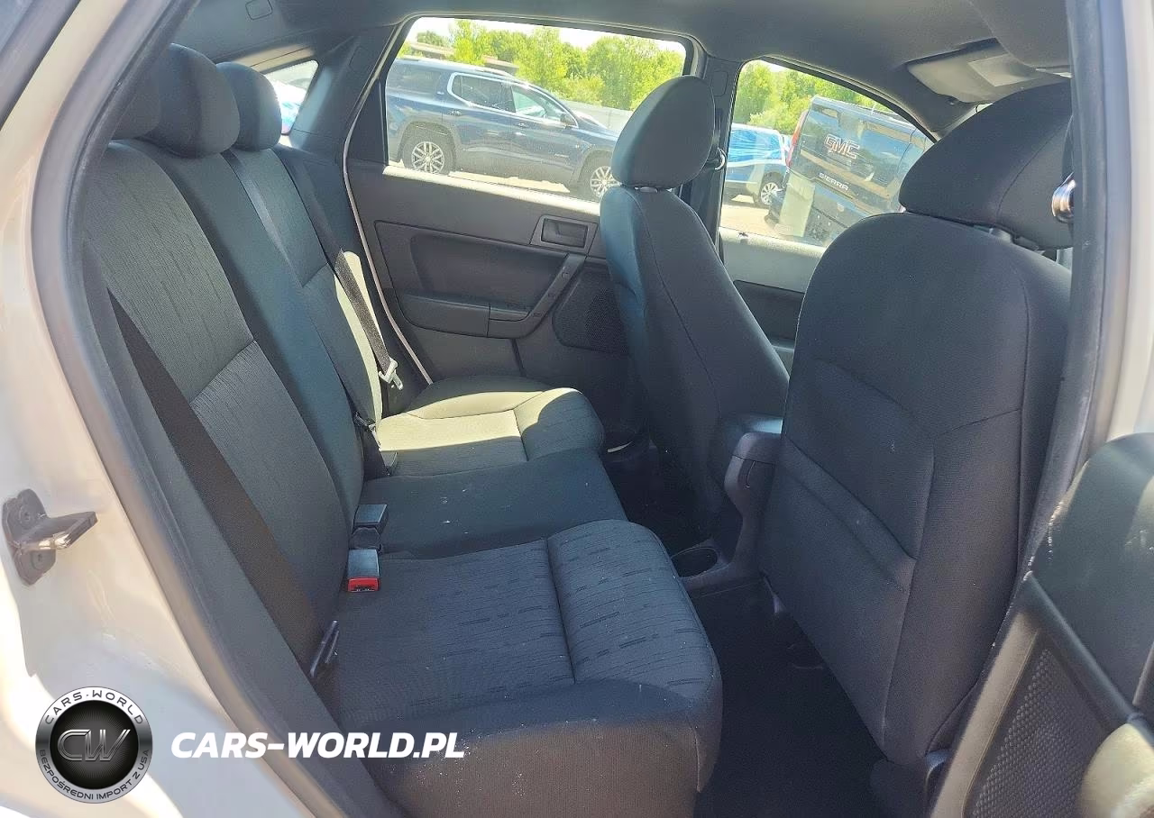 2010 Ford Focus Se VIN:1FAHP3FN0AW247090 - 10
