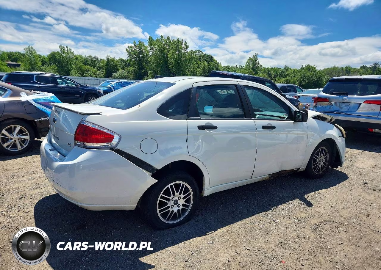 2010 Ford Focus Se VIN:1FAHP3FN0AW247090 - 3